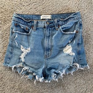 Abercrombie & Fitch High Rise Mom Short | Size 28 (6)